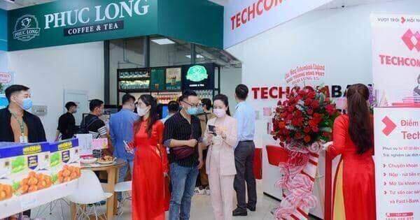 Vừa về tay Masan, Phúc Long được Techcombank bơm hàng trăm tỷ đồng để mở rộng kinh doanh Vừa về tay Masan, Phúc Long được Techcombank bơm hàng trăm tỷ đồng để mở rộng kinh doanh