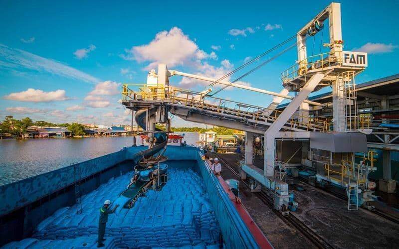 Nhu cầu trong nước giảm mạnh, doanh nghiệp phân bón tìm đường xuất khẩu