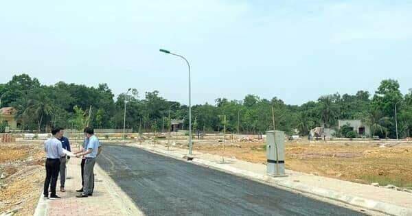 “Có những người đang vay ngân hàng với lãi suất trên 10% để đầu tư BĐS, họ khó có thể an toàn trong tương lai”
