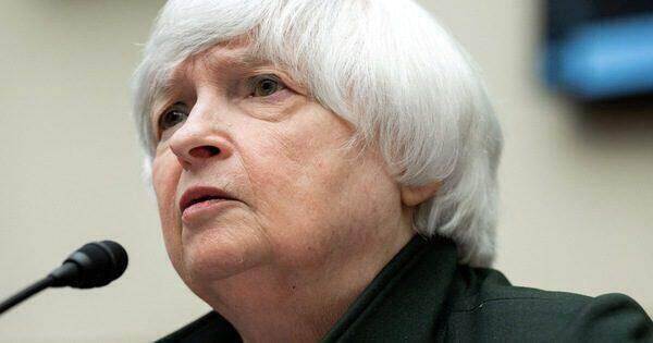 Bộ trưởng Janet Yellen: Mỹ có thể ‘khủng hoảng hiến pháp’ vì nợ công