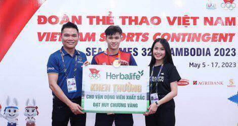 Herbalife Việt Nam thưởng nóng cho các vận động viên Việt Nam đạt huy chương vàng tại SEA Games 32 Herbalife Việt Nam thưởng nóng cho các vận động viên Việt Nam đạt huy chương vàng tại SEA Games 32