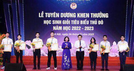 Khen thưởng 759 học sinh giỏi tiêu biểu Thủ đô