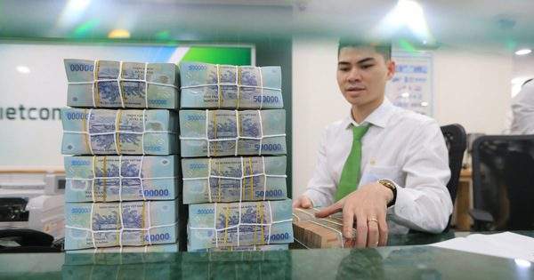 Lãi suất huy động đồng loạt giảm nhanh