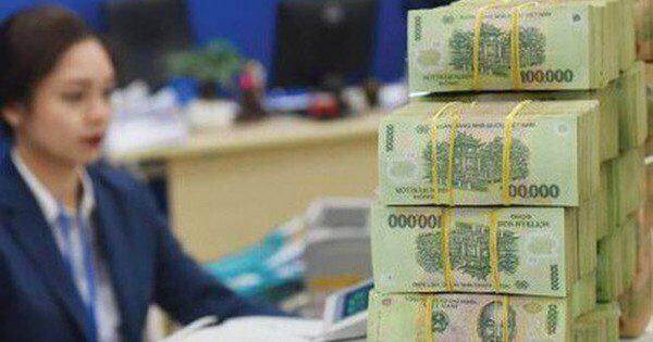 Nhu cầu vay vốn sụt giảm, ngân hàng lo “ế” tiền huy động lãi suất cao