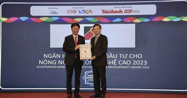 Agribank được vinh danh với 3 giải thưởng Ngân hàng Việt Nam tiêu biểu năm 2022