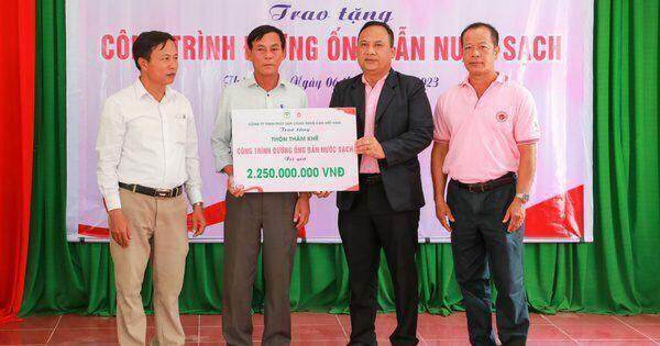 Bàn giao “công trình đường ống dẫn nước sạch” cho bà con thôn Thâm Khê