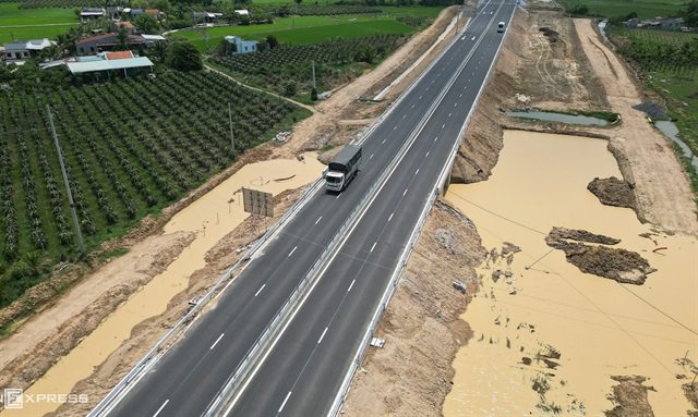Cần hoàn thành cầu vượt, nút giao cao tốc từ Dầu Giây tới Vĩnh Hảo trước 30/6