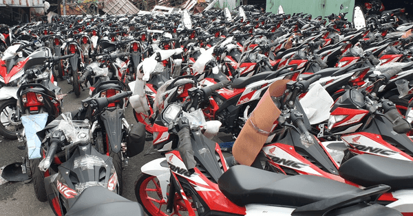 Chống ‘ế’, xả kho… nhiều xe máy tại Việt Nam ‘đại hạ giá’