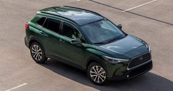 Corolla Cross bị lỗi, Toyota khuyến cáo người dùng không ngồi ở ghế phụ phía trước