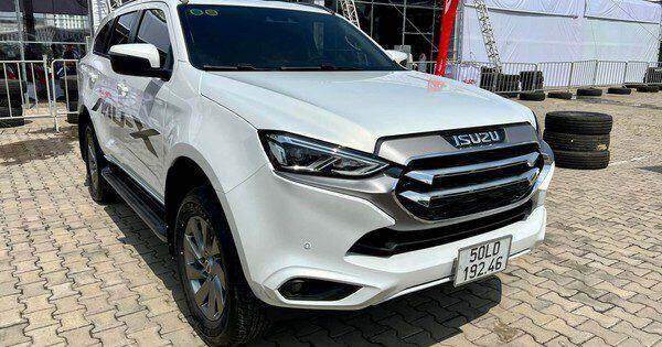 Isuzu mu-X ‘tồn kho’ giảm giá gần 150 triệu đồng tại Việt Nam