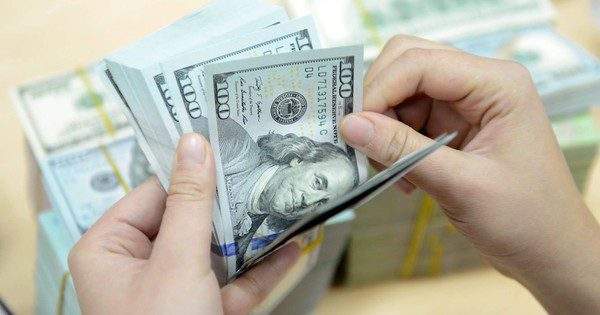 Ngân hàng giảm giá, chênh lệch mua bán tăng cao