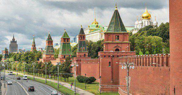 Bí mật đằng sau bức tường của Điện Kremlin