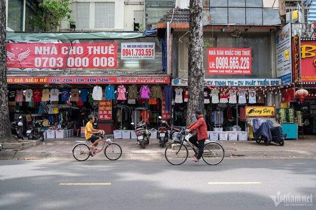Đằng sau những mặt bằng tiền tỷ dán đầy biển cho thuê