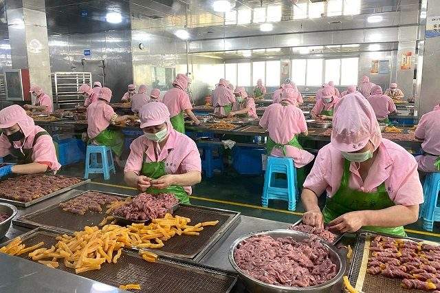Thị trấn làm giàu từ nghề phục vụ chó mèo trên khắp thế giới