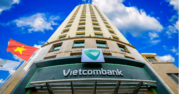 Vì sao Vietcombank luôn dẫn đầu giảm lãi suất và các gói tín dụng ưu đãi?