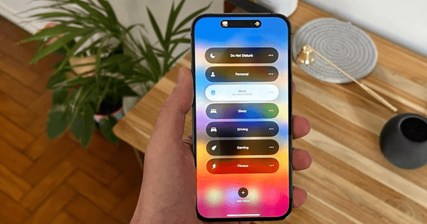 Apple đang phát triển iPhone màn hình cuộn
