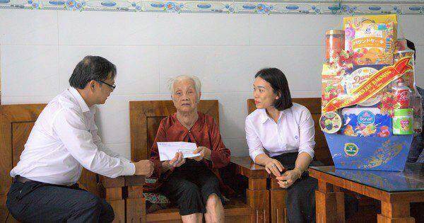 Công ty Điện lực Đắk Nông thăm, tặng quà Mẹ Việt Nam Anh hùng