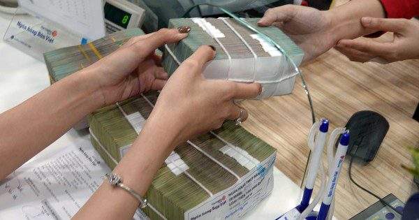 Kẹt vốn, nhiều người rao chuyển nhượng sổ tiết kiệm lãi suất cao