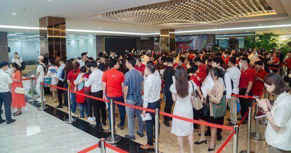 Khách hàng Hà Nội “ngóng” chính sách ưu đãi mới nhất của Vinhomes