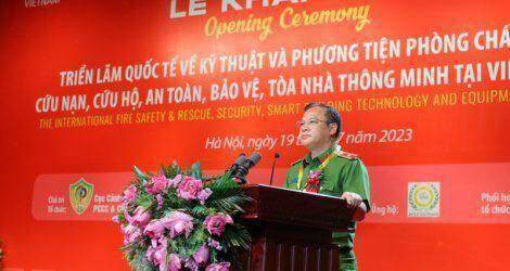 Người dân Hà Nội được chiêm ngưỡng các phương tiện chữa cháy, cứu nạn hiện đại