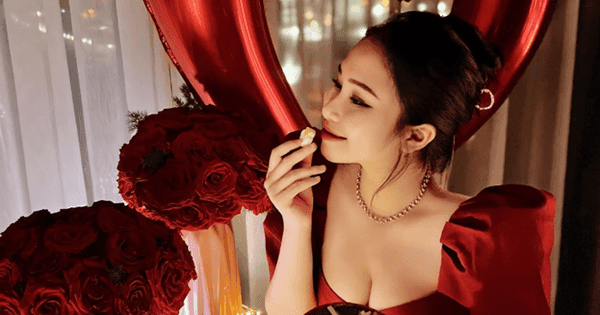 Nữ ca sĩ xinh đẹp cover triệu view trên TikTok là ai?