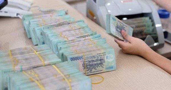 Ngân hàng lớn tiếp tục giảm lãi suất huy động
