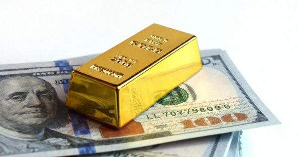 Giá vàng đứng im, USD tiếp tục giảm mạnh