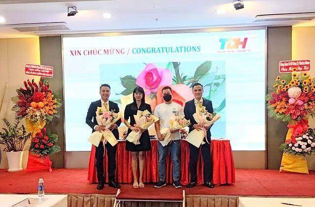 ĐHĐCĐ TDH lần 2: Một cổ đông “lạ” cùng nữ luật sư sinh năm 1996 vào HĐQT