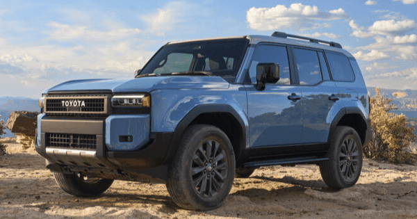 Toyota Land Cruiser Prado 2024 giá hơn 1,2 đồng, ‘đe dọa’ Land Rover Defender