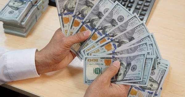 Tỷ giá USD tăng mạnh sáng 29/8, vượt mốc 24.300 đồng