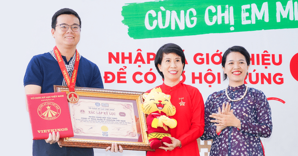 100 bà con miền Tây cùng giặt khăn rằn, xác lập kỷ lục Việt Nam