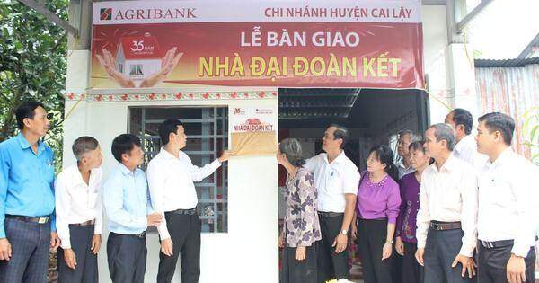 Agribank bàn giao 16 nhà Đại đoàn kết tại huyện Cai Lậy, tỉnh Tiền Giang Agribank bàn giao 16 nhà Đại đoàn kết tại huyện Cai Lậy, tỉnh Tiền Giang