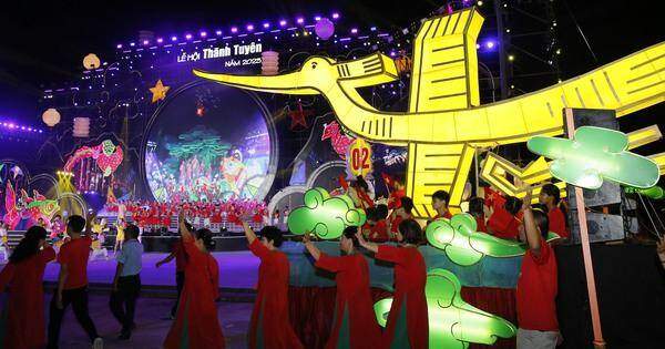 Chiêm ngưỡng những mô hình đèn Trung thu khổng lồ tại Lễ hội thành Tuyên năm 2023