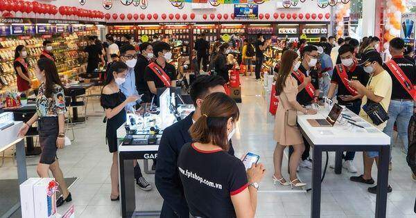 FPT Shop nhận 10.000 đơn đặt trước iPhone 15 Series