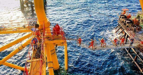 Petrovietnam – 48 năm phát triển cùng đất nước Petrovietnam – 48 năm phát triển cùng đất nước