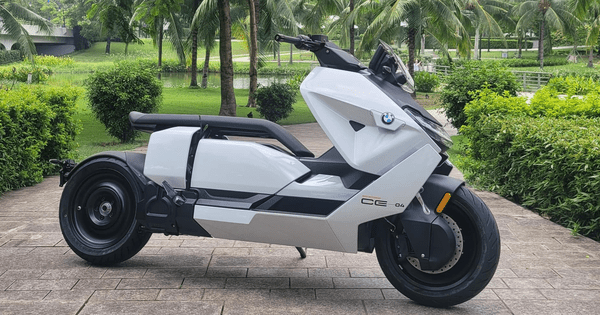 Xe máy điện BMW CE04 về Việt Nam, giá gần 550 triệu đồng Xe máy điện BMW CE04 về Việt Nam, giá gần 550 triệu đồng