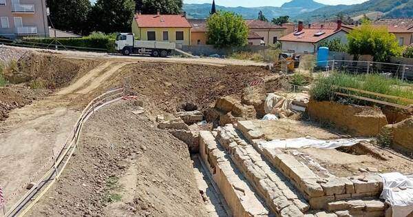 Phát hiện ngôi đền La Mã ‘cực hiếm’ trên khu đất xây siêu thị ở Ý