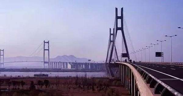 Xây cầu dây văng “kép” vượt sông, chịu động đất 7 độ, Trung Quốc bỏ 19 nghìn tỷ đồng để huyết mạch kinh tế Bắc Kinh