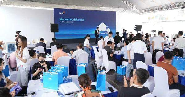 Theo chân dòng người đi mua bất động sản và ô tô do ngân hàng thanh lý
