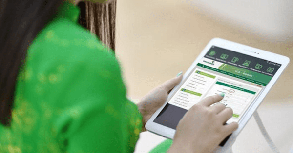 Vietcombank đang thay đổi thế nào để phục vụ khách hàng trẻ?