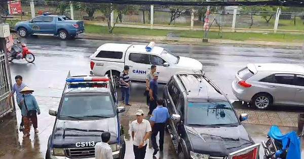 Cướp ngân hàng bất thành, đối tượng vứt súng bỏ chạy