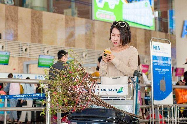 Vé máy bay Tết vừa mở bán, giá đã cao ngất ngưởng Vé máy bay Tết vừa mở bán, giá đã cao ngất ngưởng