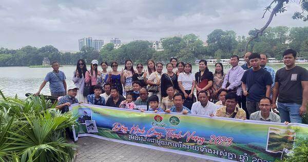 Phân bón Cà Mau tổ chức hành trình khám phá Việt Nam cho khách hàng Campuchia