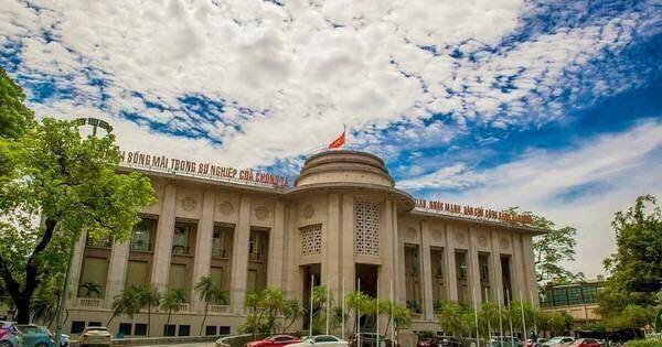 Lãi suất liên ngân hàng tăng vọt, NHNN bơm ròng 19.400 tỷ trong phiên 25/10