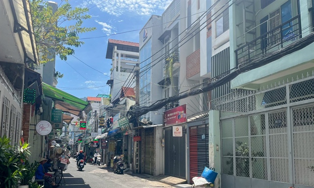 Giá nhà phố riêng lẻ giảm mạnh