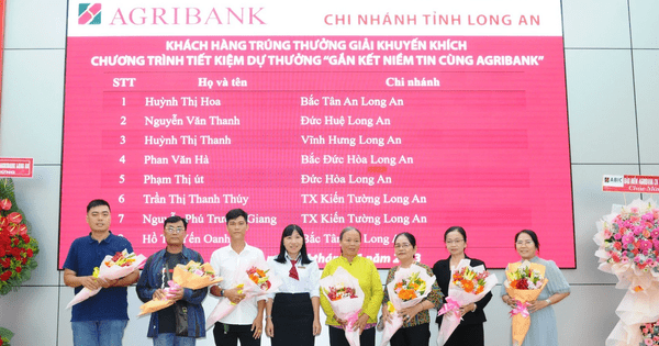2 khách hàng trúng giải đặc biệt chương trình tiết kiệm dự thưởng