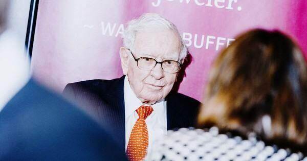 ‘Núi’ tiền mặt của Berkshire Hathaway tăng kỷ lục lên gần 160 tỷ USD nhờ hưởng lợi từ việc Fed mạnh tay tăng lãi suất