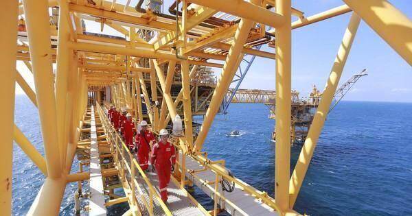 Giá dầu giảm mạnh, doanh thu tháng 10 của Petrovietnam vẫn lập đỉnh, cao nhất từ đầu năm