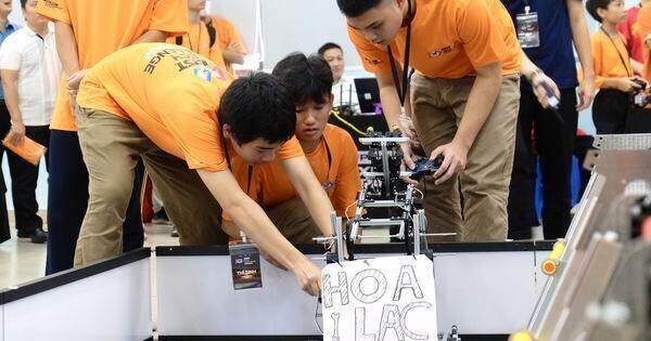 Học sinh Việt Nam thi thiết kế robot biết vẽ tranh, đội chiến thắng dự giải vô địch thế giới