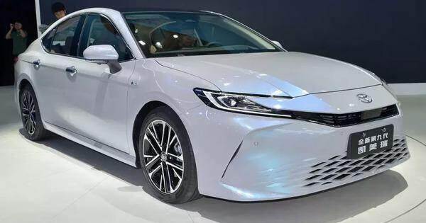 Toyota Camry 2025 phiên bản ‘lạ’ xuất hiện tại châu Á